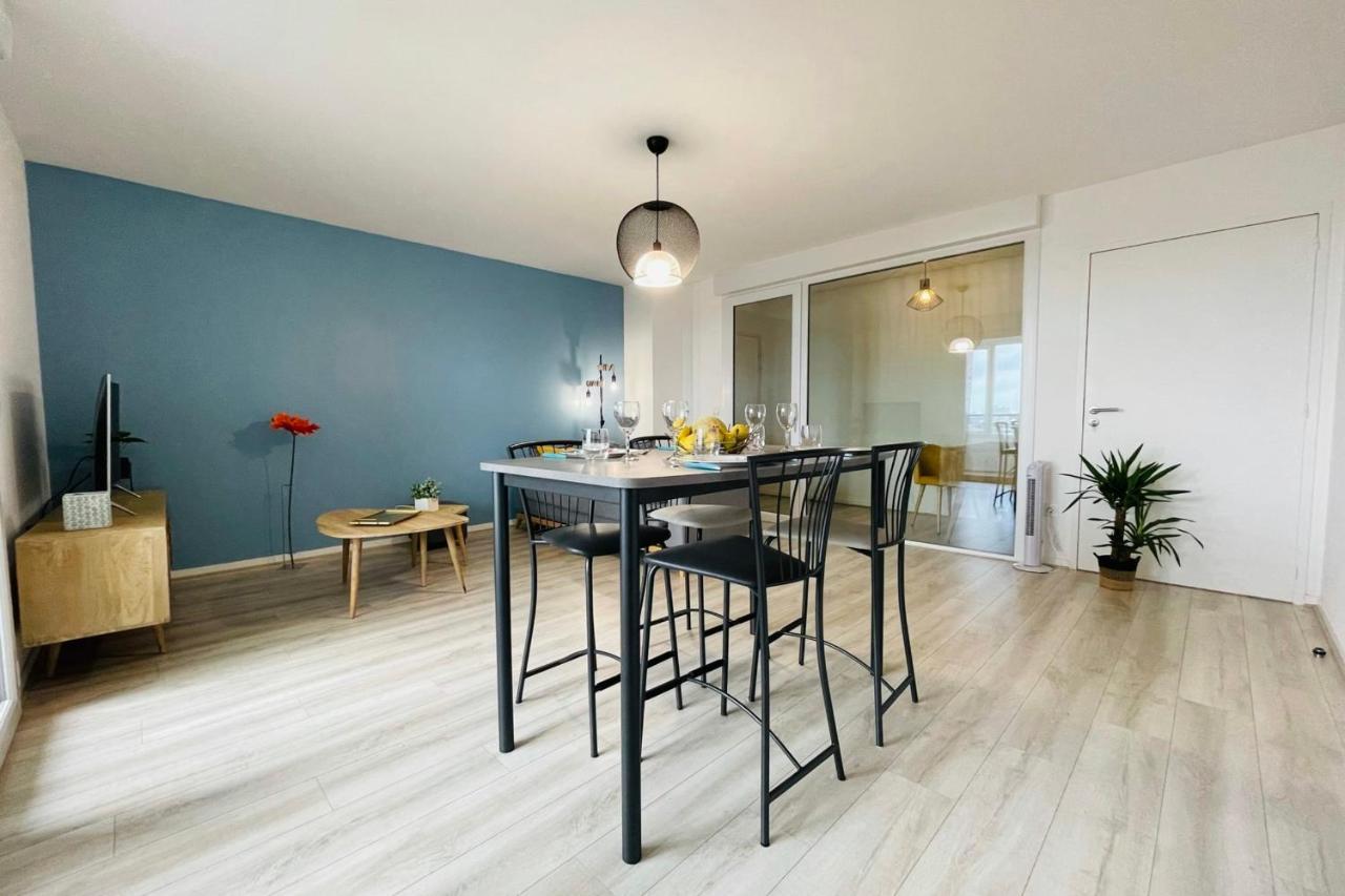 Bright Apartment In A New Building With Garage Τουρ Εξωτερικό φωτογραφία