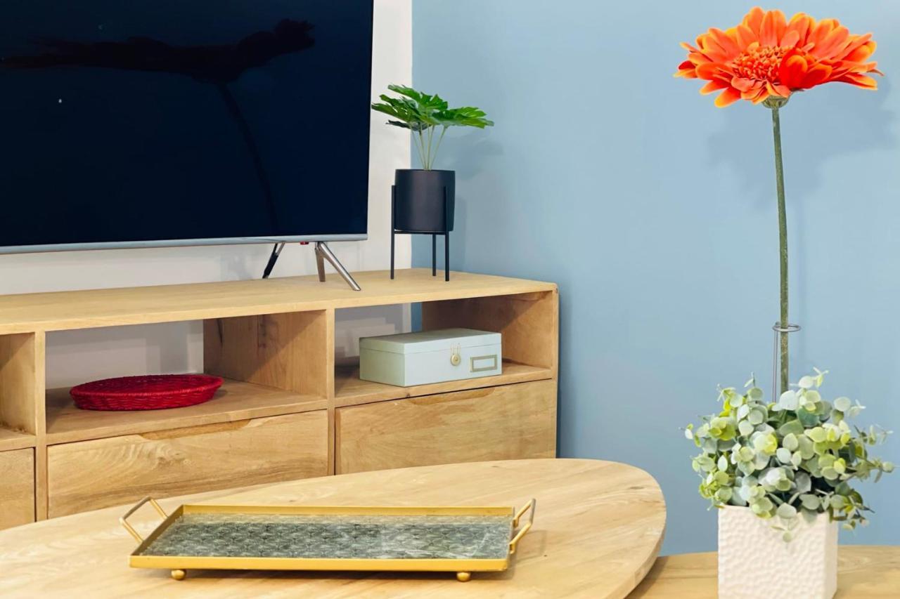 Bright Apartment In A New Building With Garage Τουρ Εξωτερικό φωτογραφία