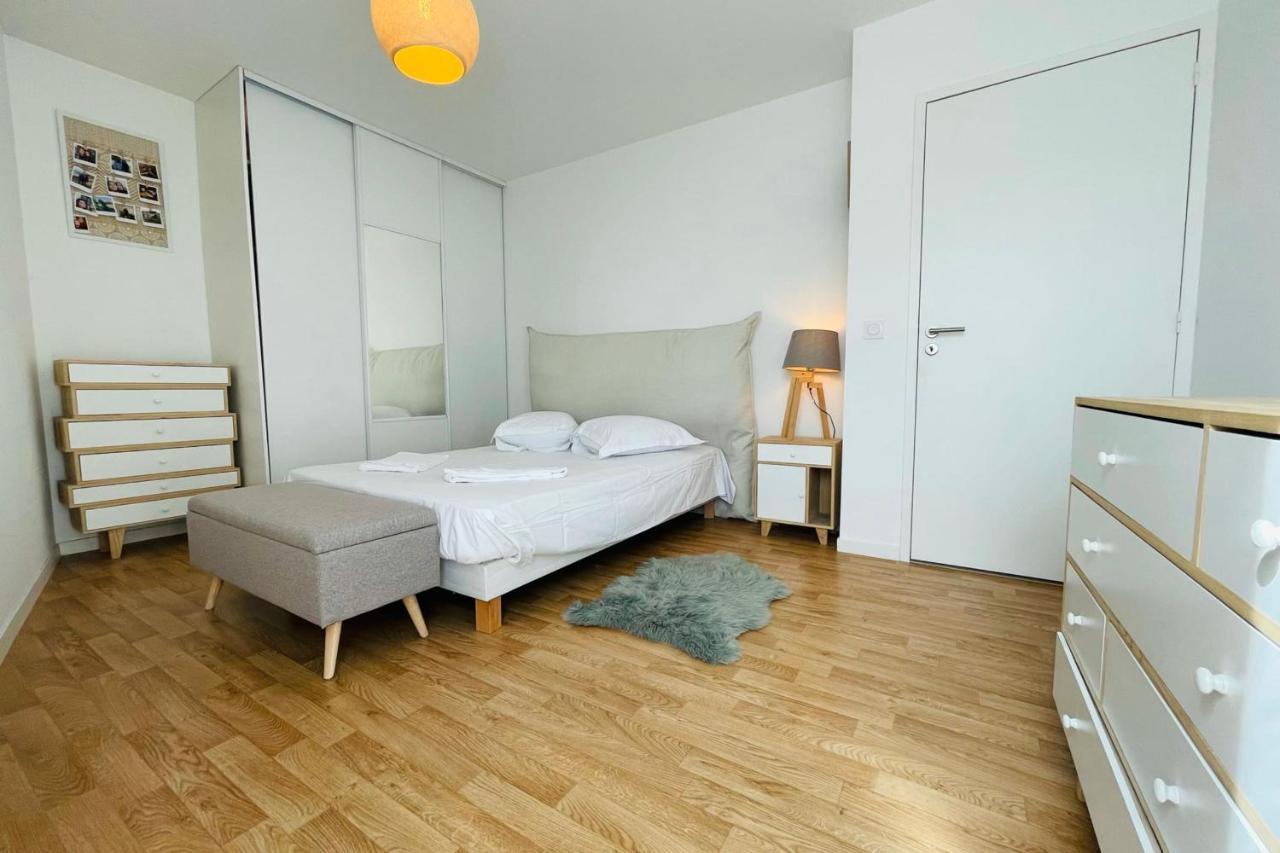 Bright Apartment In A New Building With Garage Τουρ Εξωτερικό φωτογραφία