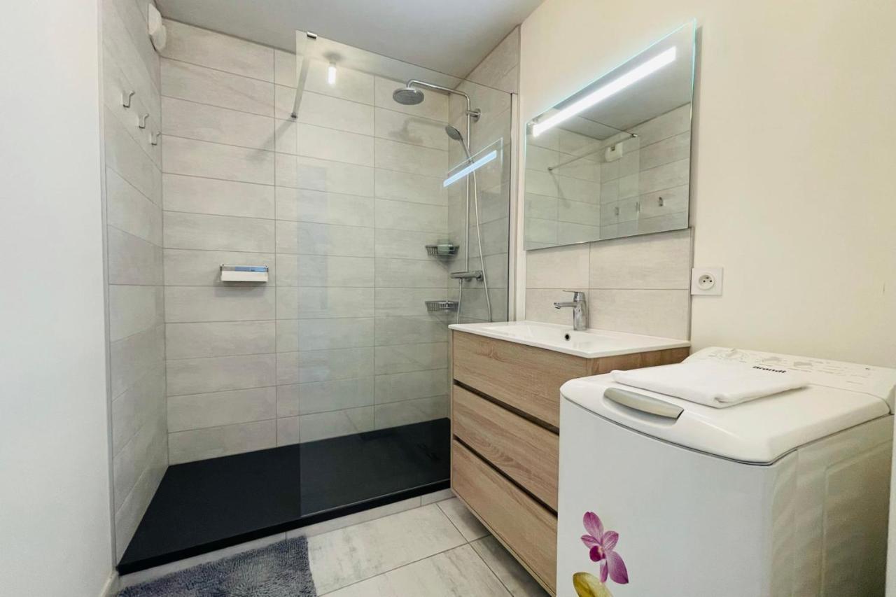 Bright Apartment In A New Building With Garage Τουρ Εξωτερικό φωτογραφία